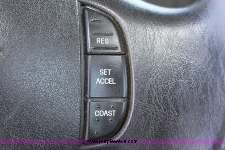 image for item A2874 2005 Ford F250 XLT Super Duty pickup truck