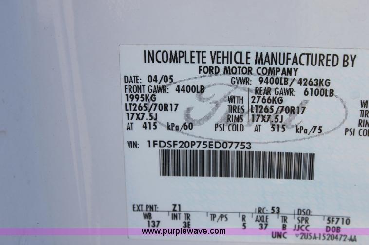 image for item A2874 2005 Ford F250 XLT Super Duty pickup truck