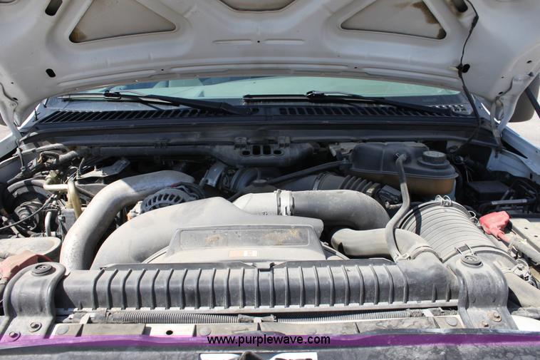 image for item A2874 2005 Ford F250 XLT Super Duty pickup truck