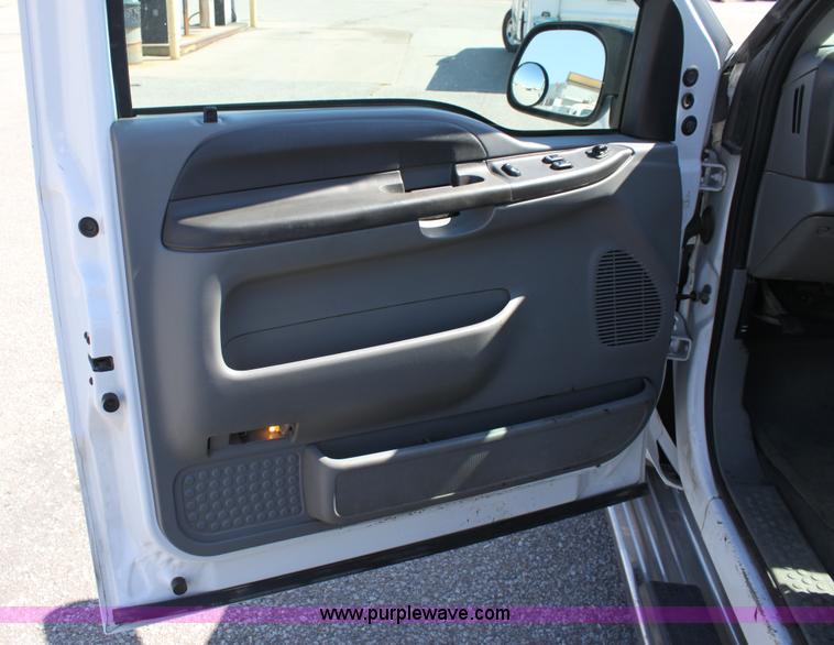 image for item A2875 2002 Ford F250 XLT Super Duty pickup truck