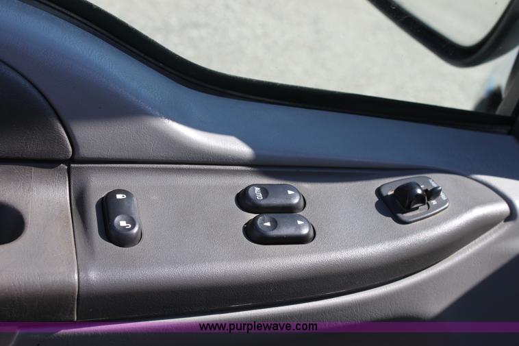 image for item A2875 2002 Ford F250 XLT Super Duty pickup truck