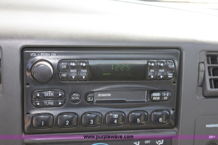 image for item A2875 2002 Ford F250 XLT Super Duty pickup truck