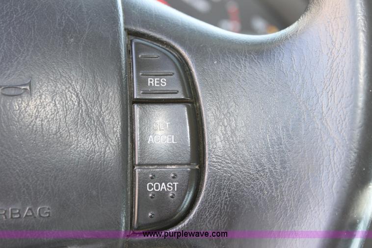 image for item A2875 2002 Ford F250 XLT Super Duty pickup truck