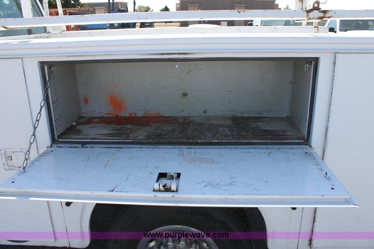 image for item A2875 2002 Ford F250 XLT Super Duty pickup truck