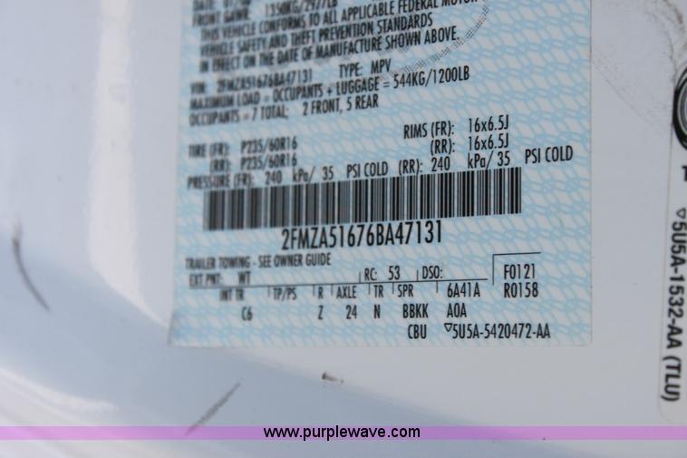 image for item A2878 2006 Ford Freestar SE mini van