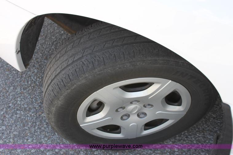 image for item A2878 2006 Ford Freestar SE mini van