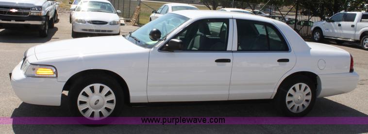 image for item A2880 2007 Ford Crown Victoria Police Interceptor
