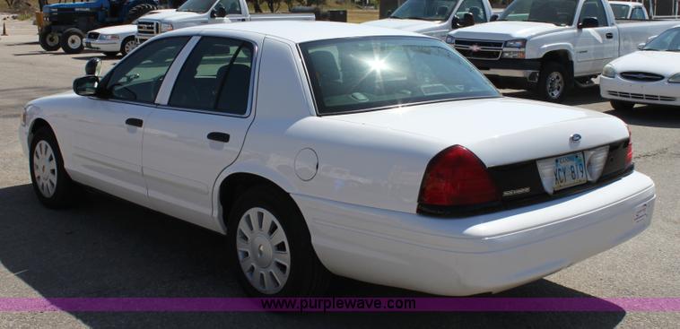 image for item A2880 2007 Ford Crown Victoria Police Interceptor