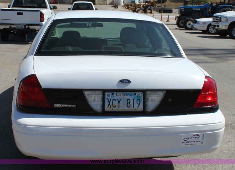 image for item A2880 2007 Ford Crown Victoria Police Interceptor