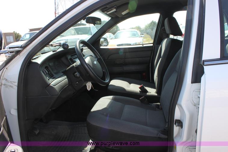 image for item A2880 2007 Ford Crown Victoria Police Interceptor