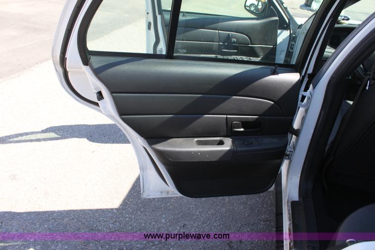 image for item A2880 2007 Ford Crown Victoria Police Interceptor