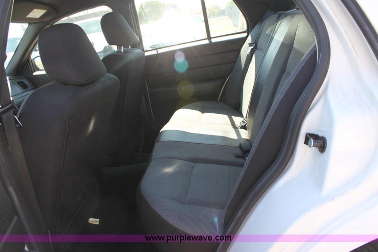 image for item A2880 2007 Ford Crown Victoria Police Interceptor