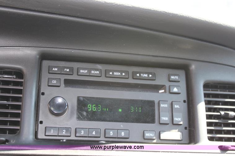 image for item A2880 2007 Ford Crown Victoria Police Interceptor