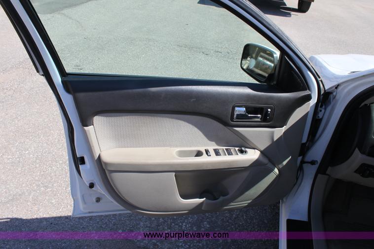 image for item A2881 2007 Ford Fusion SEL