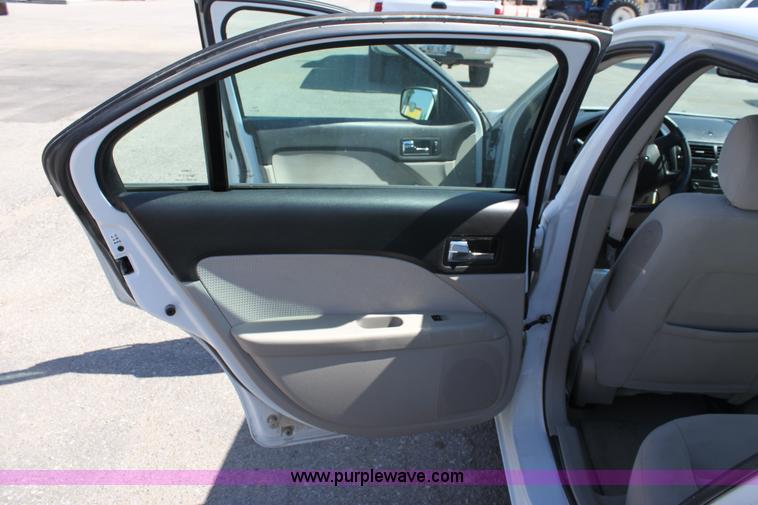 image for item A2881 2007 Ford Fusion SEL