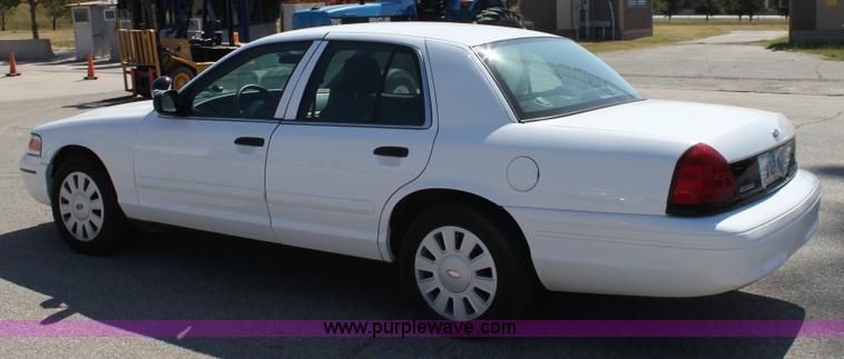 image for item A2883 2007 Ford Crown Victoria Police Interceptor