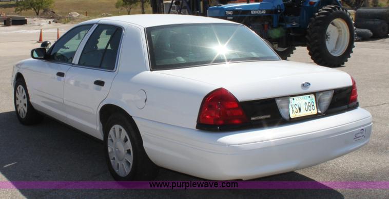 image for item A2883 2007 Ford Crown Victoria Police Interceptor