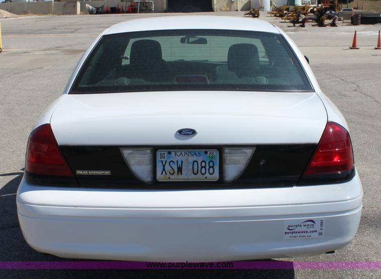 image for item A2883 2007 Ford Crown Victoria Police Interceptor
