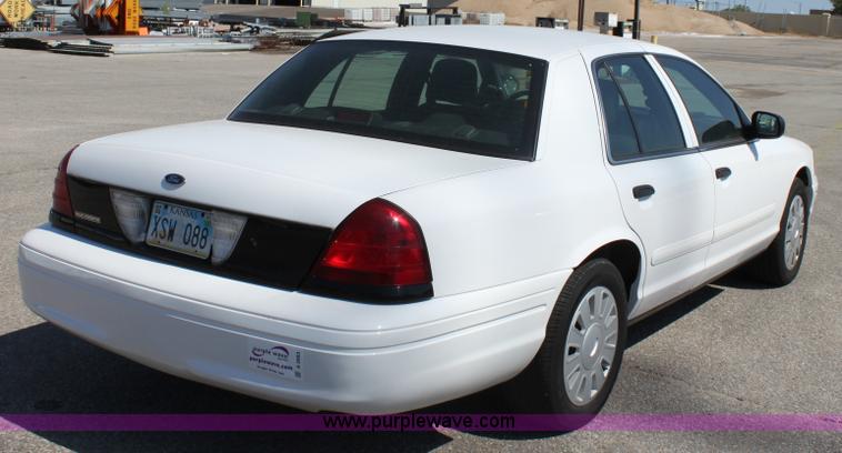 image for item A2883 2007 Ford Crown Victoria Police Interceptor
