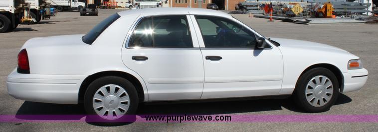image for item A2883 2007 Ford Crown Victoria Police Interceptor