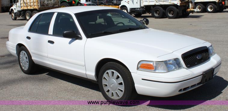 image for item A2883 2007 Ford Crown Victoria Police Interceptor