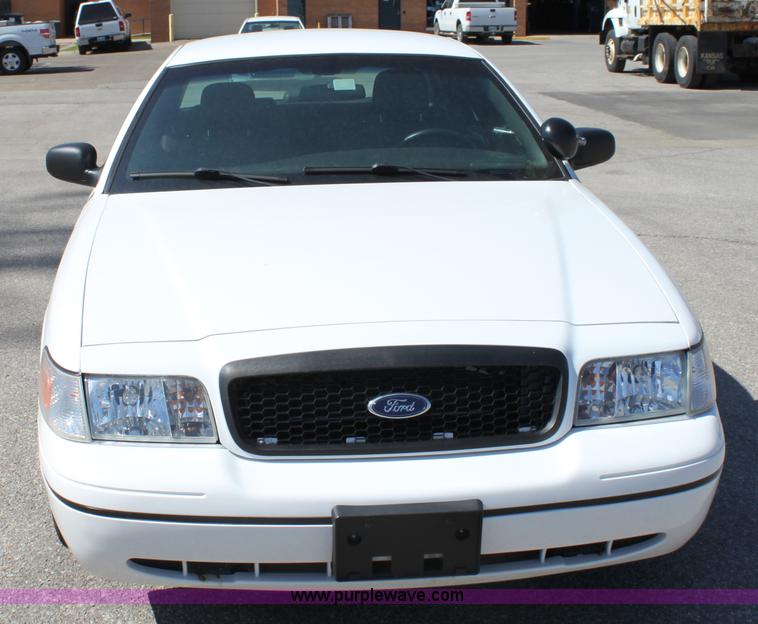 image for item A2883 2007 Ford Crown Victoria Police Interceptor
