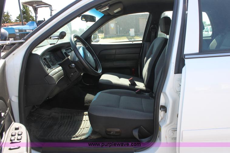 image for item A2883 2007 Ford Crown Victoria Police Interceptor