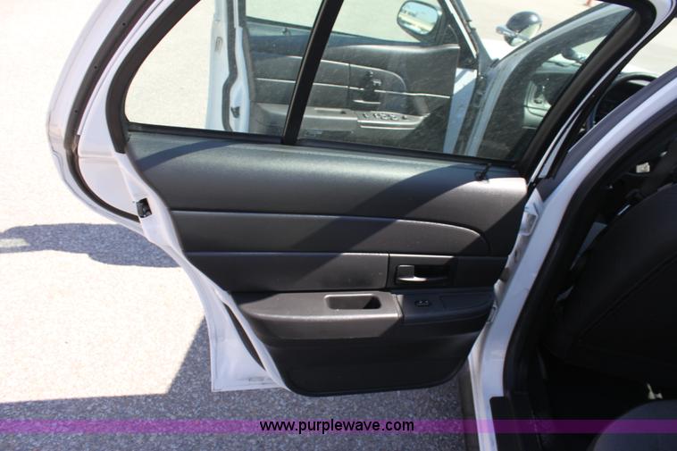 image for item A2883 2007 Ford Crown Victoria Police Interceptor
