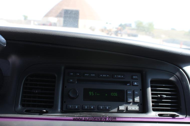 image for item A2883 2007 Ford Crown Victoria Police Interceptor