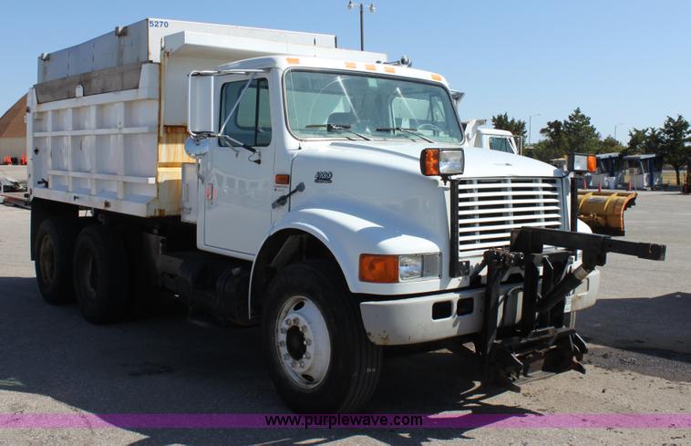 image for item A2894 2000 International F4900 tandem axle dump truck