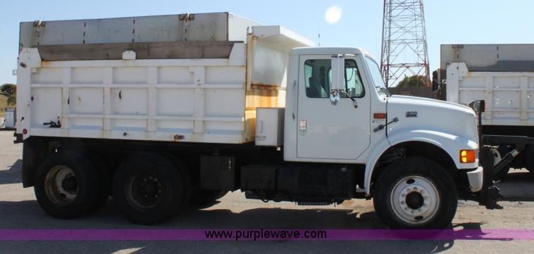 image for item A2894 2000 International F4900 tandem axle dump truck