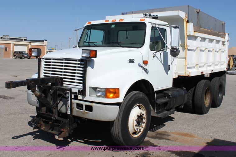 image for item A2894 2000 International F4900 tandem axle dump truck