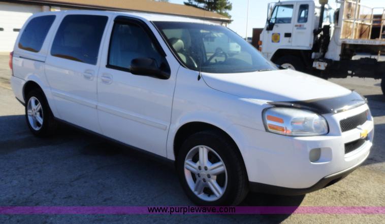 image for item A3109 2005 Chevrolet Uplander LS mini van