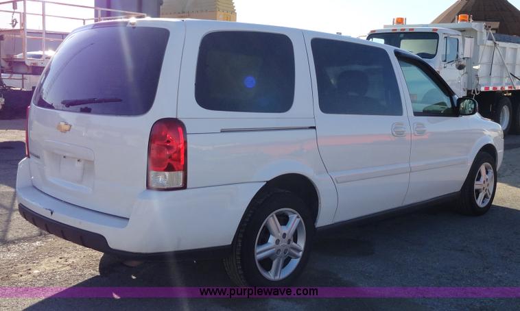image for item A3109 2005 Chevrolet Uplander LS mini van
