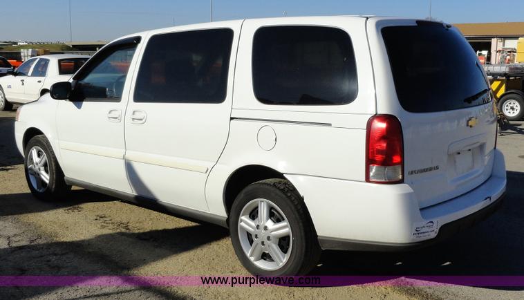 image for item A3109 2005 Chevrolet Uplander LS mini van