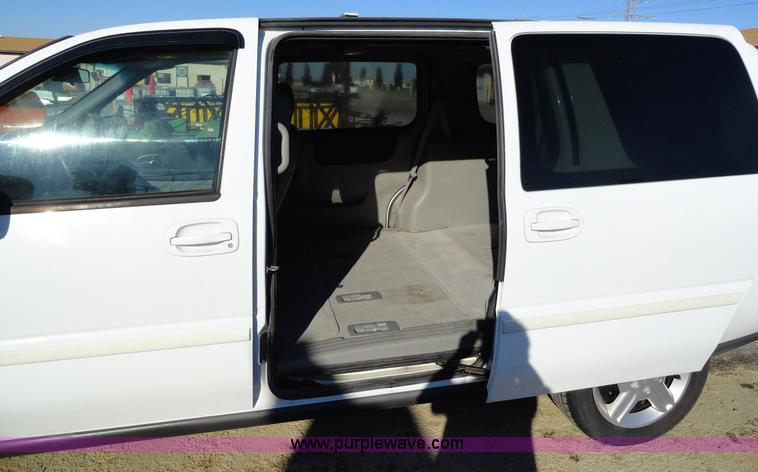 image for item A3109 2005 Chevrolet Uplander LS mini van