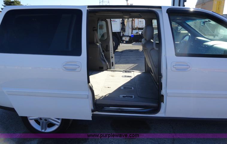 image for item A3109 2005 Chevrolet Uplander LS mini van