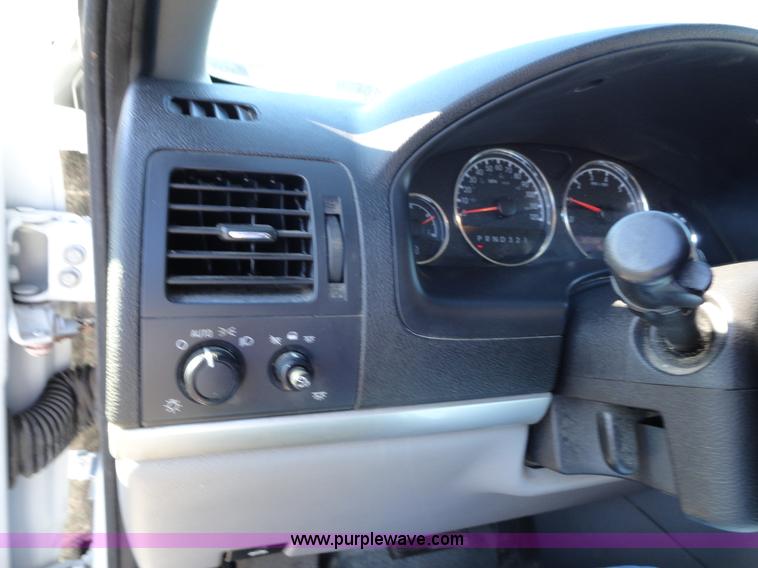 image for item A3109 2005 Chevrolet Uplander LS mini van