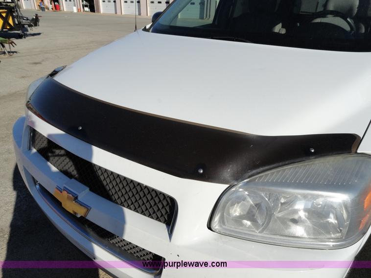 image for item A3109 2005 Chevrolet Uplander LS mini van