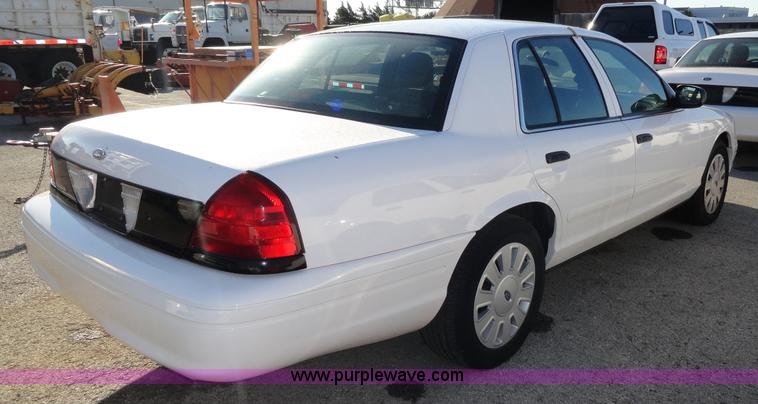 image for item A3112 2007 Ford Crown Victoria Police Interceptor