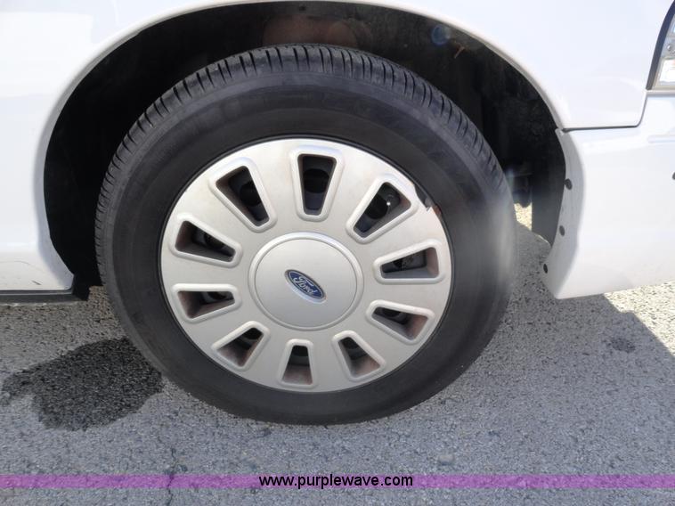 image for item A3112 2007 Ford Crown Victoria Police Interceptor