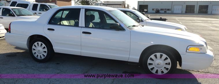 image for item A3117 2007 Ford Crown Victoria Police Interceptor