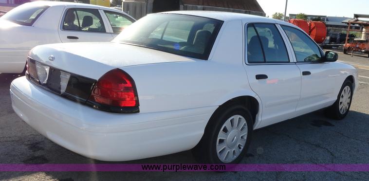 image for item A3117 2007 Ford Crown Victoria Police Interceptor