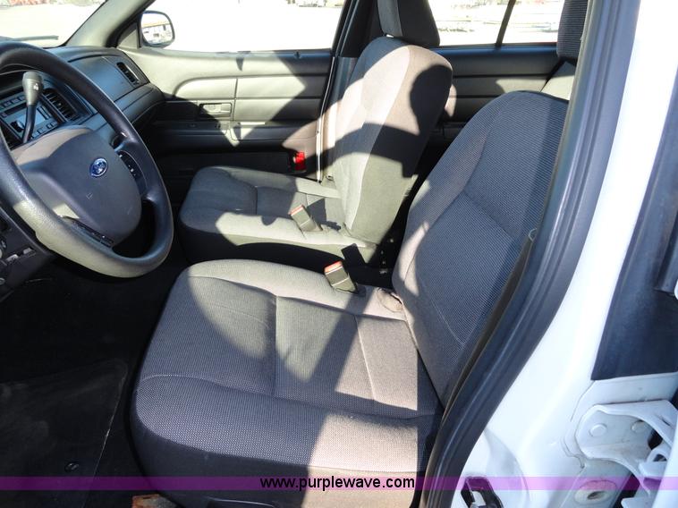 image for item A3117 2007 Ford Crown Victoria Police Interceptor