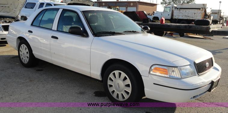 image for item A3118 2007 Ford Crown Victoria Police Interceptor