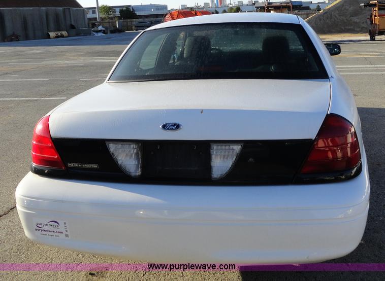image for item A3118 2007 Ford Crown Victoria Police Interceptor