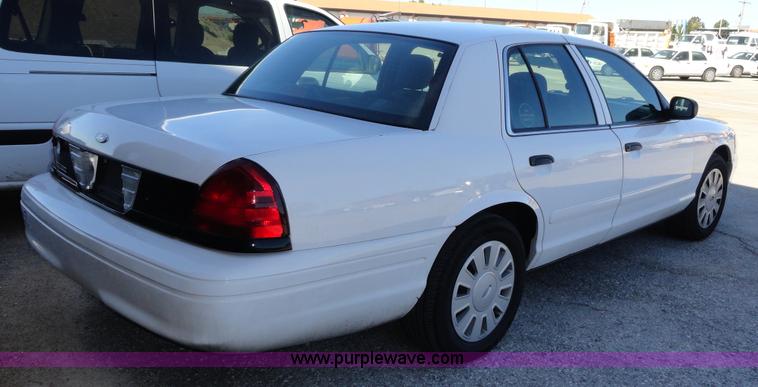 image for item A3181 2007 Ford Crown Victoria Police Interceptor