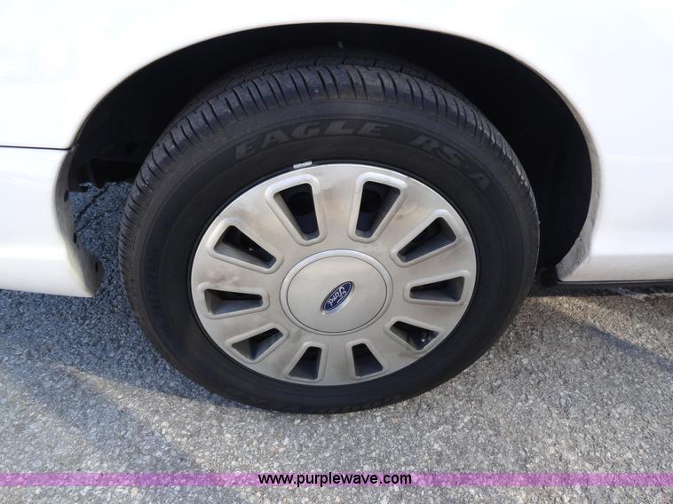 image for item A3181 2007 Ford Crown Victoria Police Interceptor