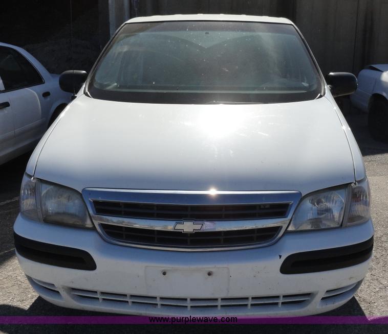image for item A3182 2004 Chevrolet Venture LS mini van