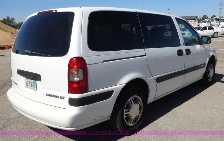 image for item A3182 2004 Chevrolet Venture LS mini van